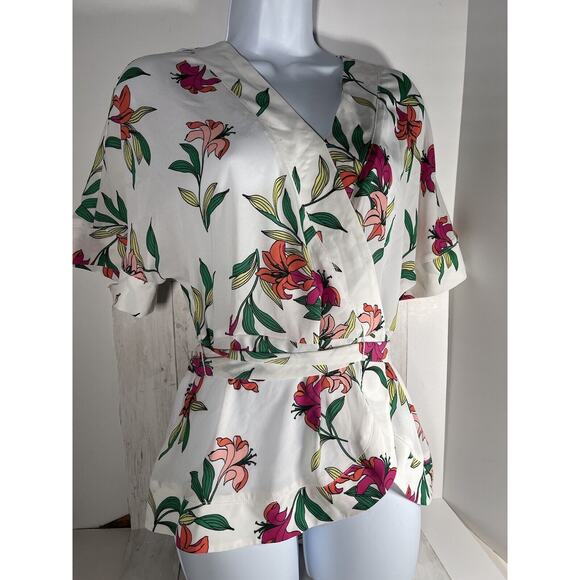Woman’s Worthington Petite Shirt Size Small White W/ Pink Floral NWT - Picture 1 of 3